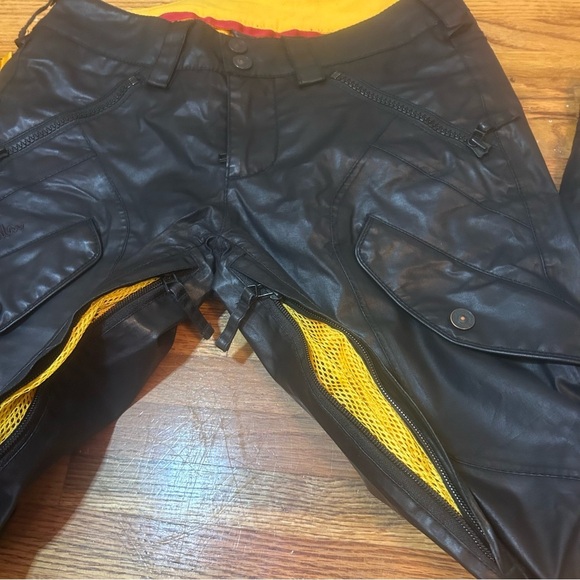 B by Burton Snowboard Ski Pants Black with Yellow Lining Mens Small - Picture 9 of 10